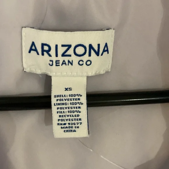 Arizona Jean Company Women's Light Lavender Puffer Vest. XS - Picture 5 of 5